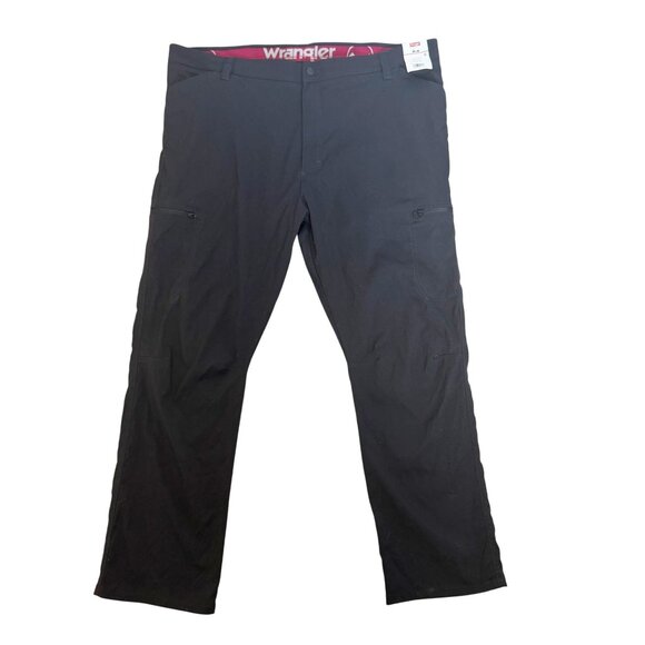 NEW Wrangler Mens Straight Fit Black Pants With Zippered Pockets 44x30 - Picture 1 of 14